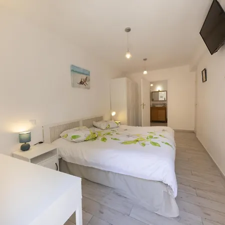 Belle Maison Atypique Avec Piscine Chauffee Apartment La Colle-sur-Loup